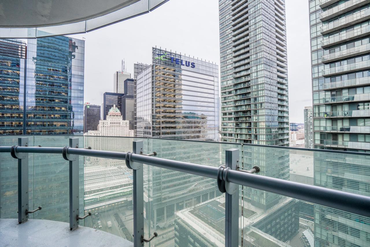 Aaira Suites Toronto Kültér fotó