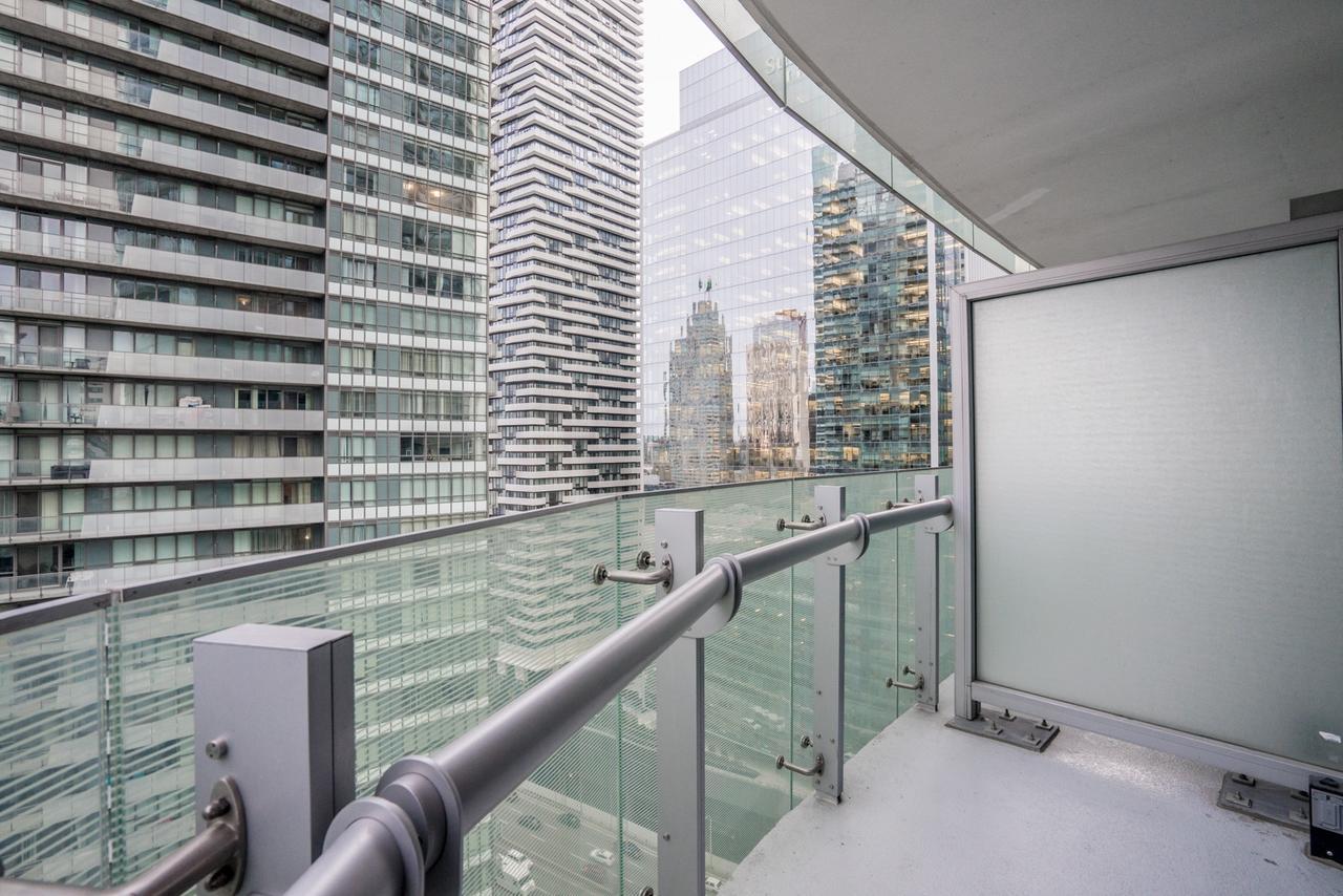 Aaira Suites Toronto Kültér fotó
