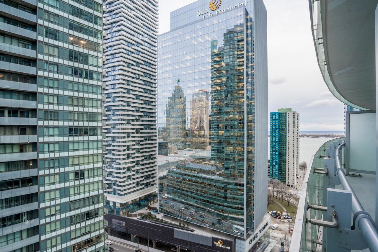 Aaira Suites Toronto Kültér fotó
